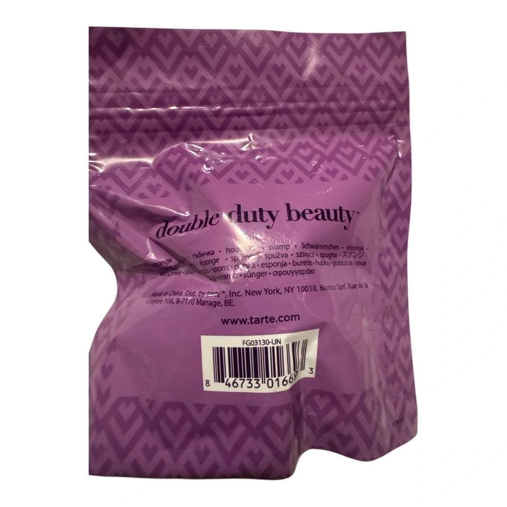 Tarte Set of Airbuki Brush and The Shaper and The Quickie Sponges - Picture 9 of 11